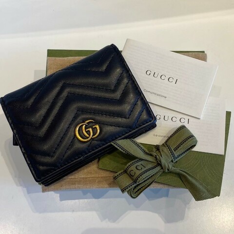 Gucci GG Marmont 小牛皮V紋短夾