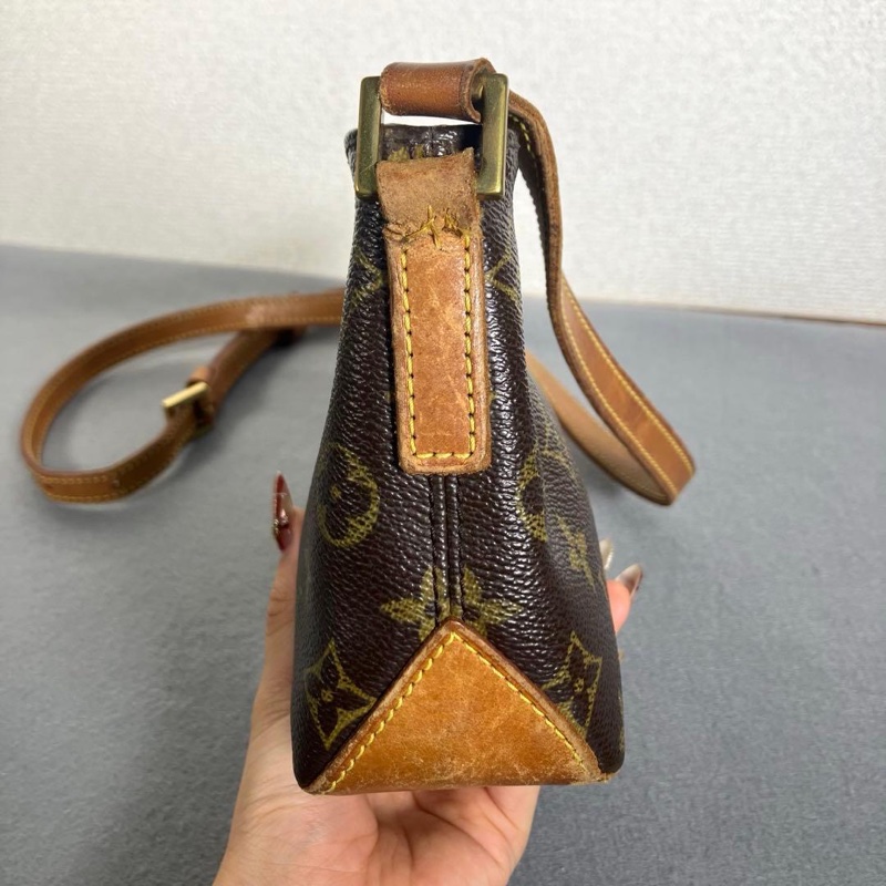 💝FuFu.Style ⟡.·* LV 小船包斜背包側背包-15