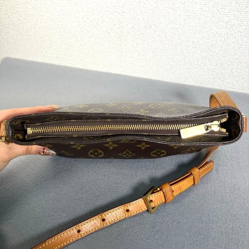 💝FuFu.Style ⟡.·* LV 小船包斜背包側背包-36