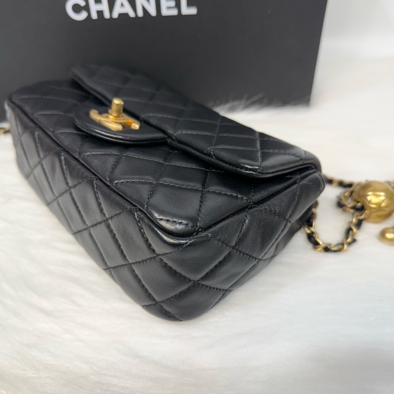 CHANEL黑色羊皮金球CF20-11