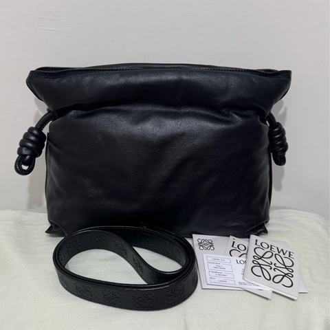 Loewe 黑色羊皮Nappa Puffer Flamenco Clutch雲朵福袋斜背包