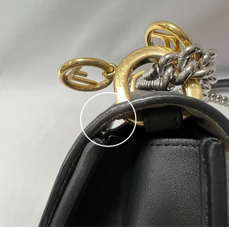 Fendi 黑色金釦銀鏈信封包-18