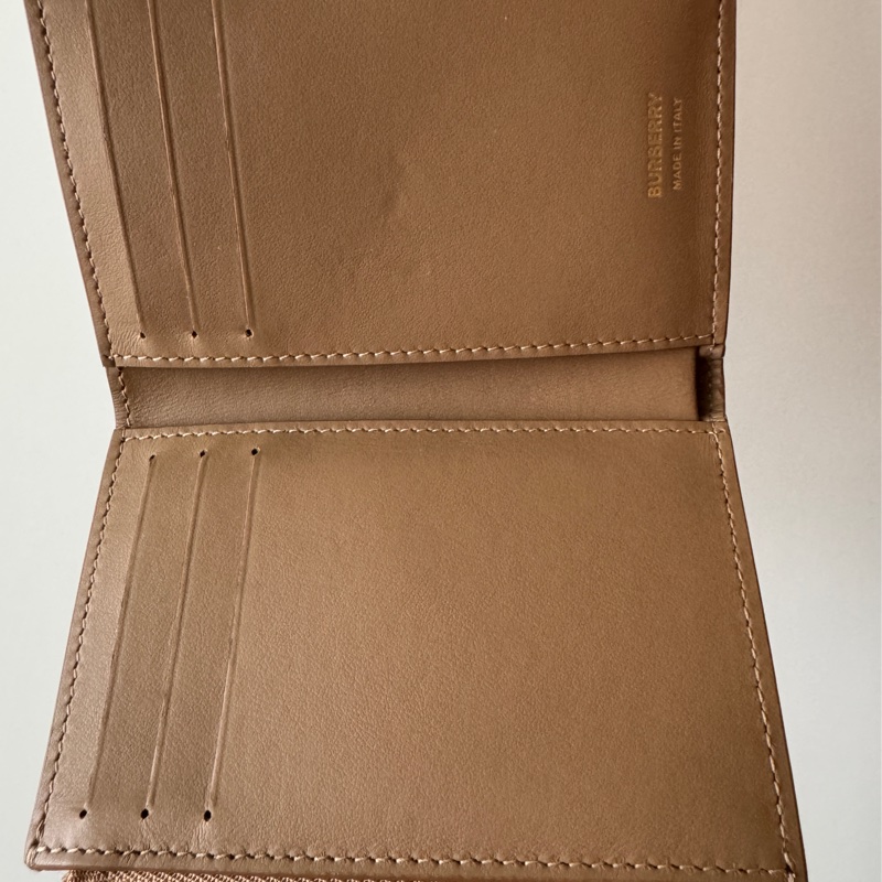 BURBERRY TB LOGO 撞色荔枝紋小牛皮三折壓釦短夾-10