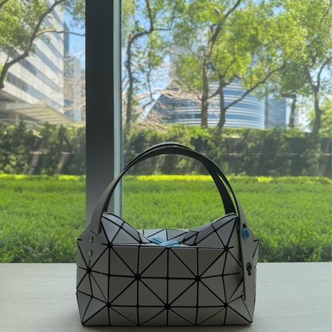三宅一生 Issey Miyake Bao Bao 波士頓 小號 米灰色 全新