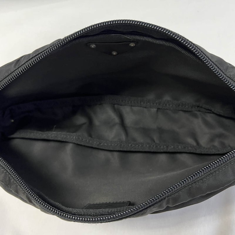 【珞晴-名人公益精品】 Prada 橢圓經典手拿包-6