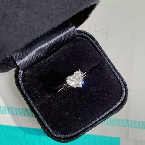 Tiffany1.6克拉鑽戒50號，愛心切割市面較少，主鑽1.6克拉，I色，vvs2淨度