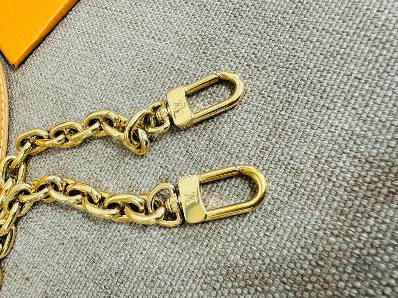 ✨售二手真品LV 經典老花M81911 Wallet on Chain Ivy 三用包 手拿 肩背 斜背包-22