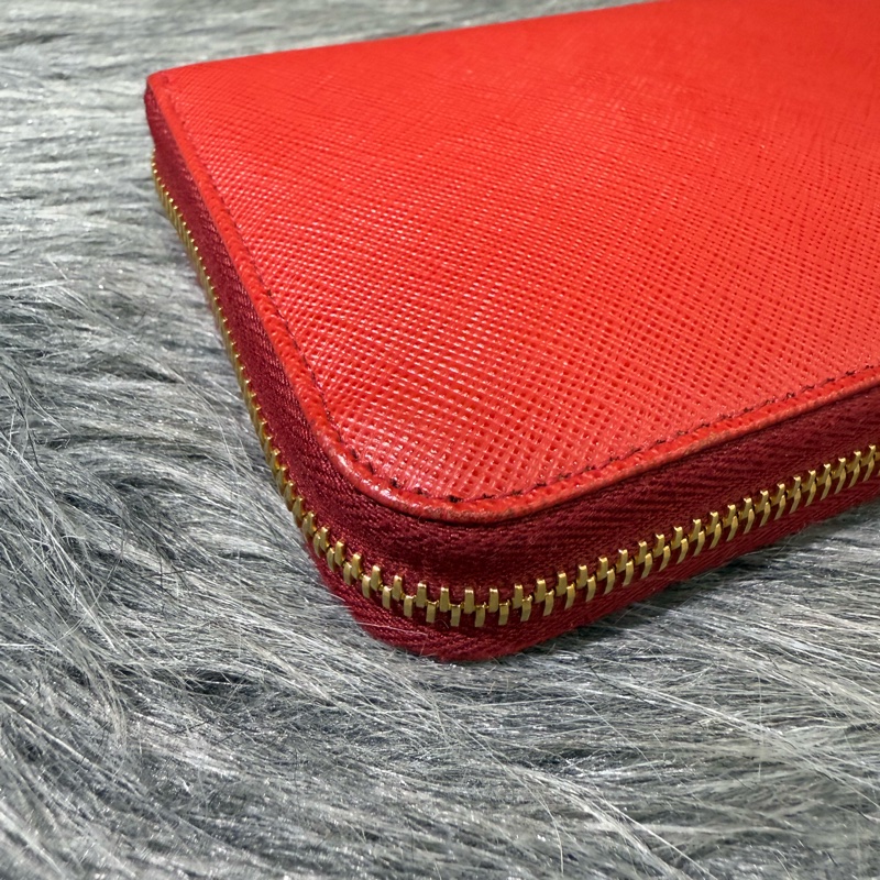 PRADA 1M0506 LOGO 櫻桃紅色牛皮 限量紅唇小綠花內裡 ㄇ字拉鍊零錢 發財信用卡包 長夾 皮夾 錢包-8