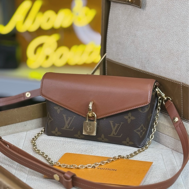 Louis Vuitton 新款原花牛皮翻蓋鎖頭鏈包/斜背包🤎特殊款-0