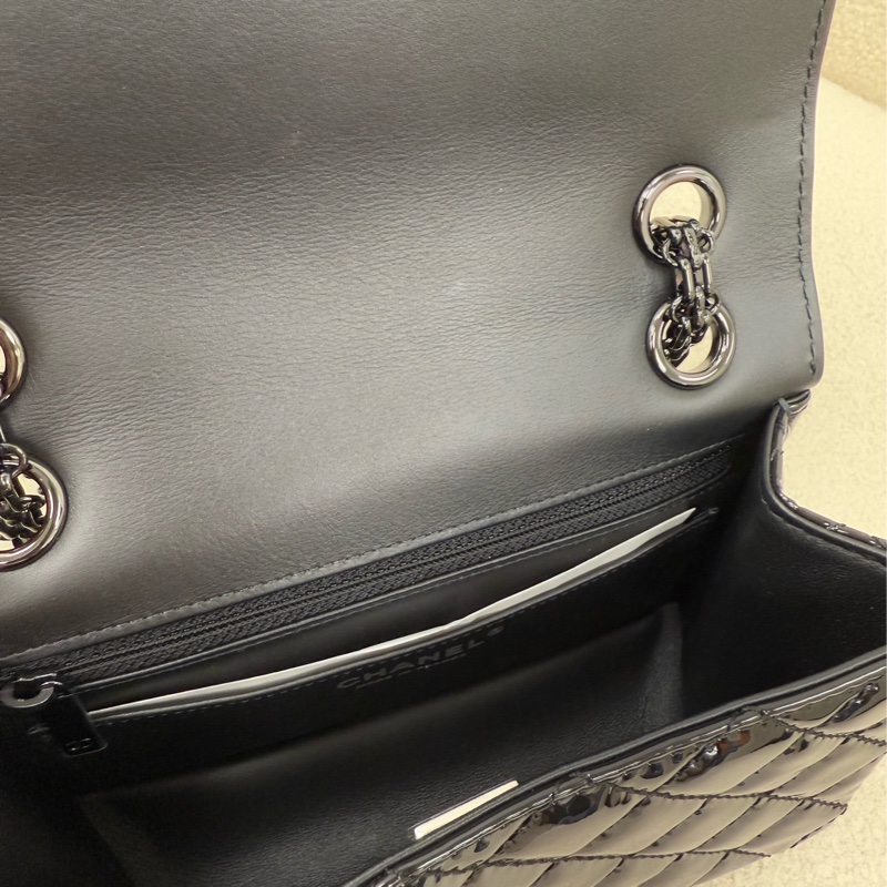 Chanel 香奈兒 漆皮so black 2.55 mini-3