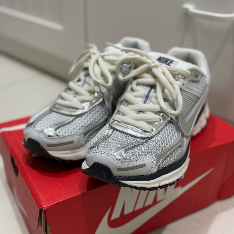 Nike Zoom Vomero 5-1