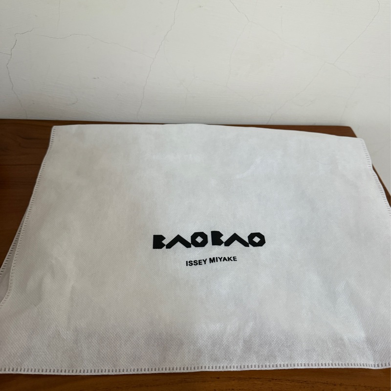 BAO BAO ISSEY MIYAKE kuro 馬鞍包-13
