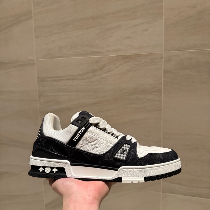 LV trainer 牛仔黑白-3