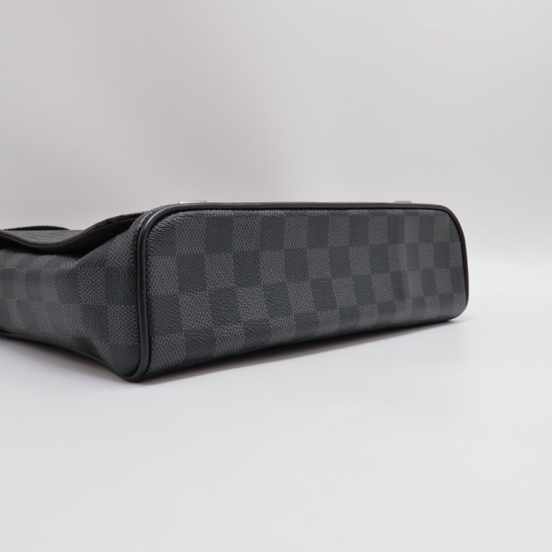 LOUIS VUITTON District棋盤格斜背包 - PM-3