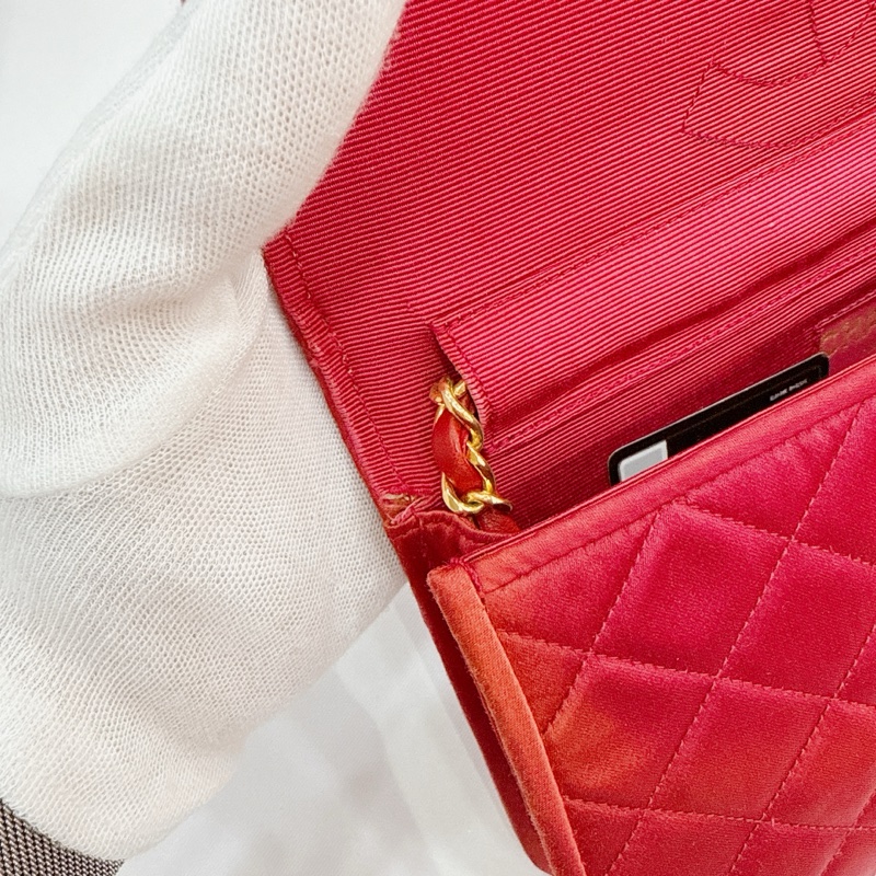 莉亞精品♡Vintage 緞面口蓋包 二手-16