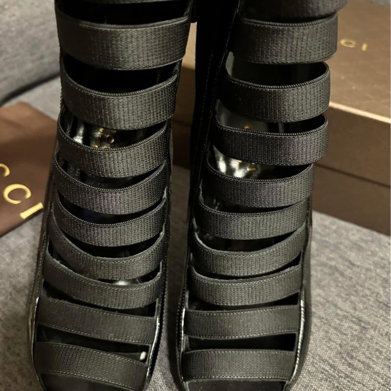 Gucci簍空高跟鞋-25