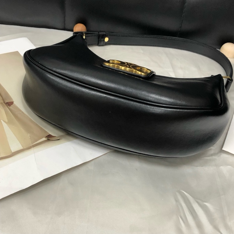Celine AVATriomphe 凱旋門黑色牛皮腋下包-2