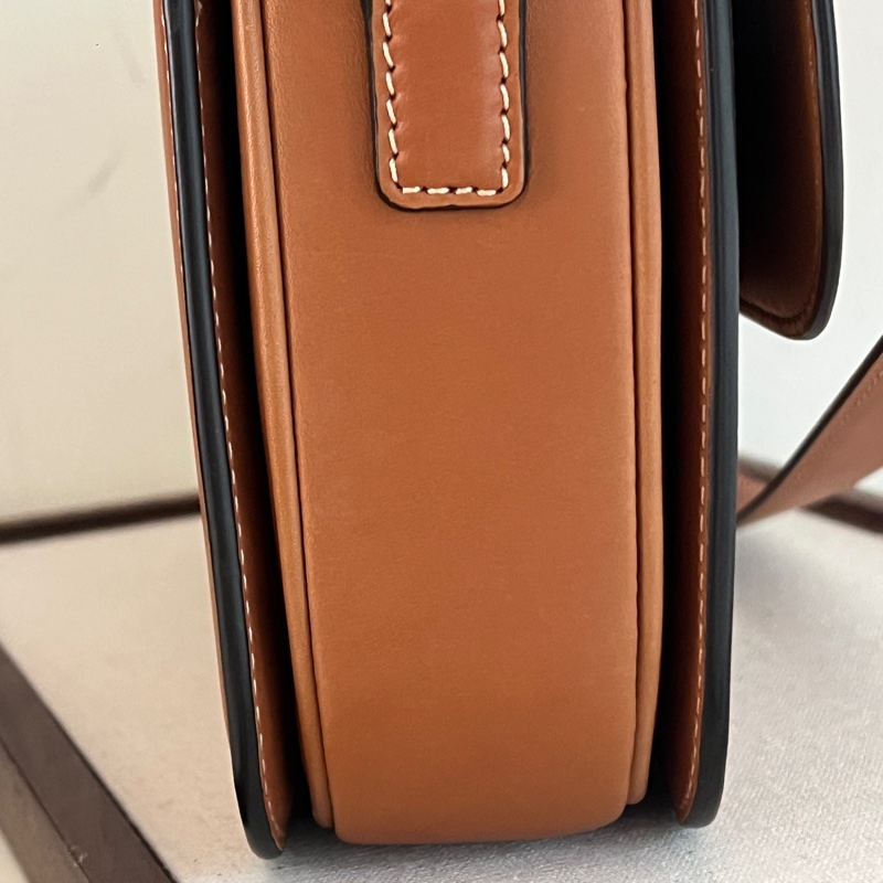 Celine 焦糖色 CLASSIQUE TRIOMPHE手袋 中號 triomphe medium-18