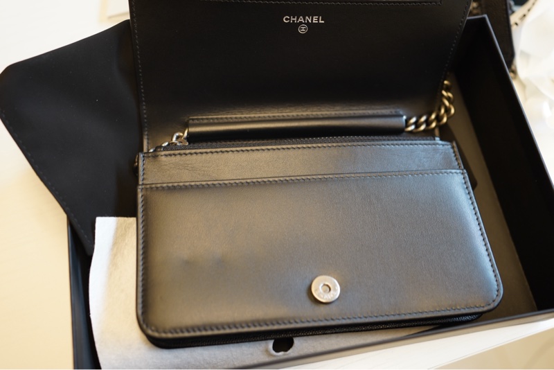 CHANEL BOY WOC｜荔枝牛皮銀釦-4