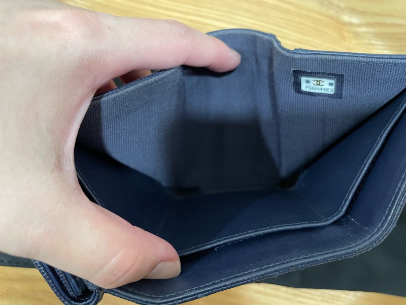 CHANEL 淡金 LOGO菱格紋卡釦式三折短夾-5