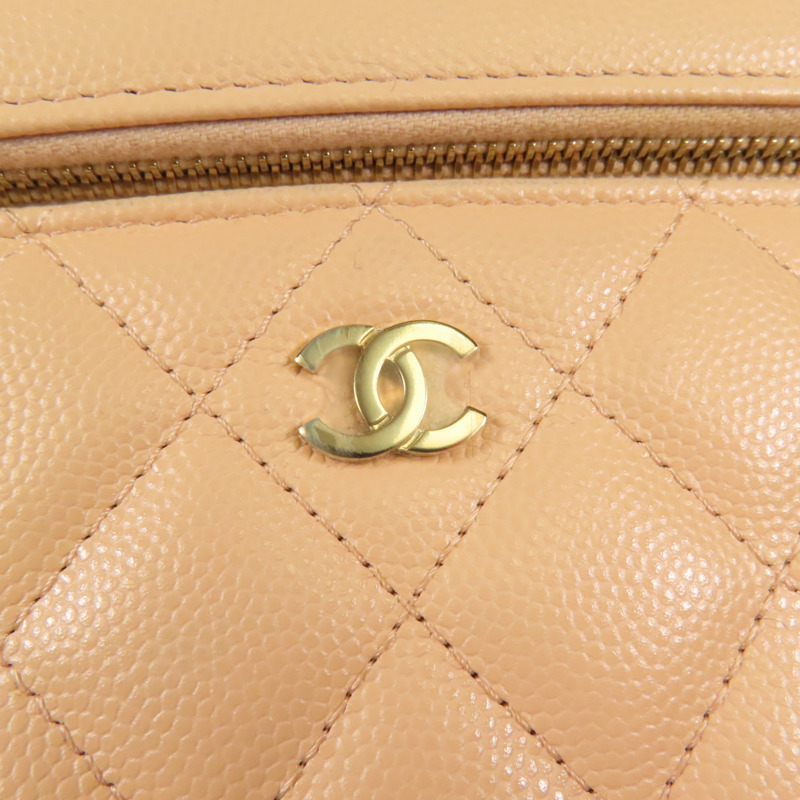 CHANEL 牛皮皮革Vanity Bag金扣化妝袋-9