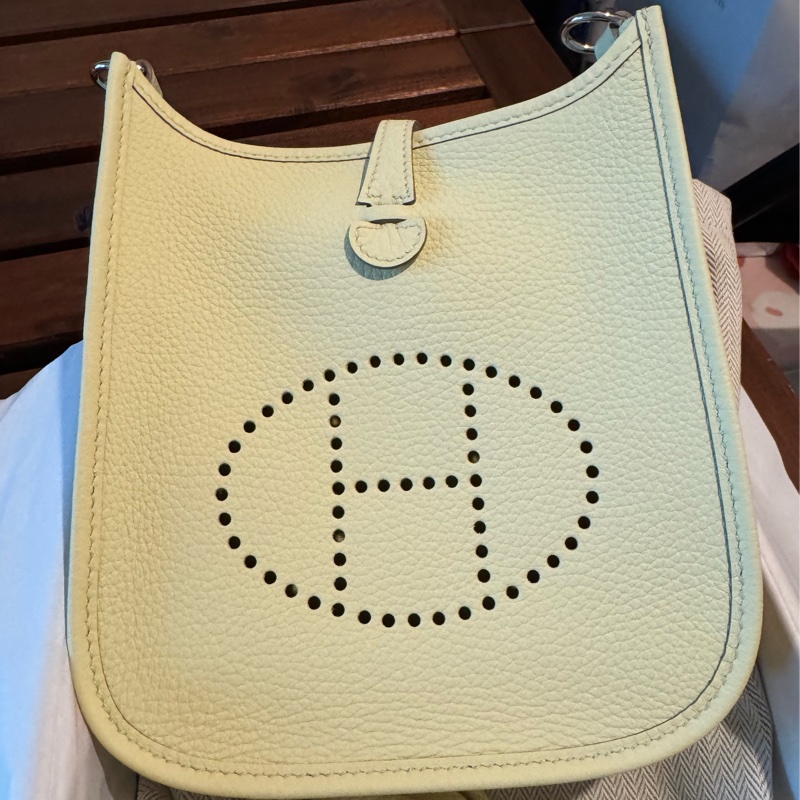 Hermes Mini Evelyne 米爾頓黃 I8 銀扣 包包-1