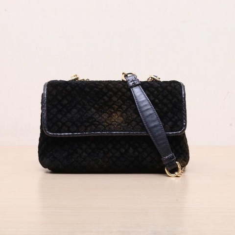 BOTTEGA VENETA(葆蝶家) 黑色 絨面 淺金扣 天鵝絨小號23CM鏈條包