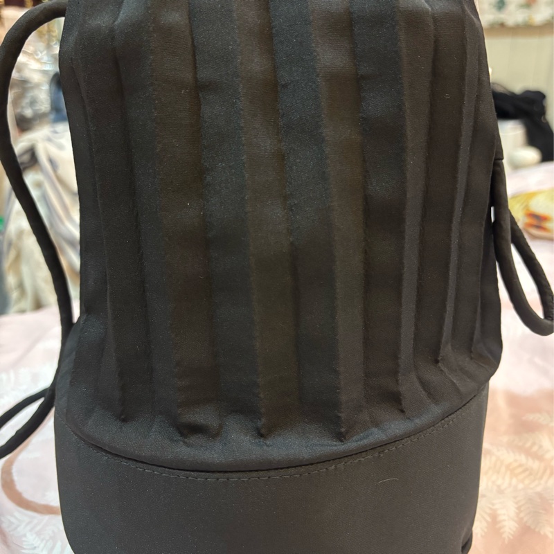 三宅風 全新泰國設計師品牌a Pale Petal黑色側背包-6