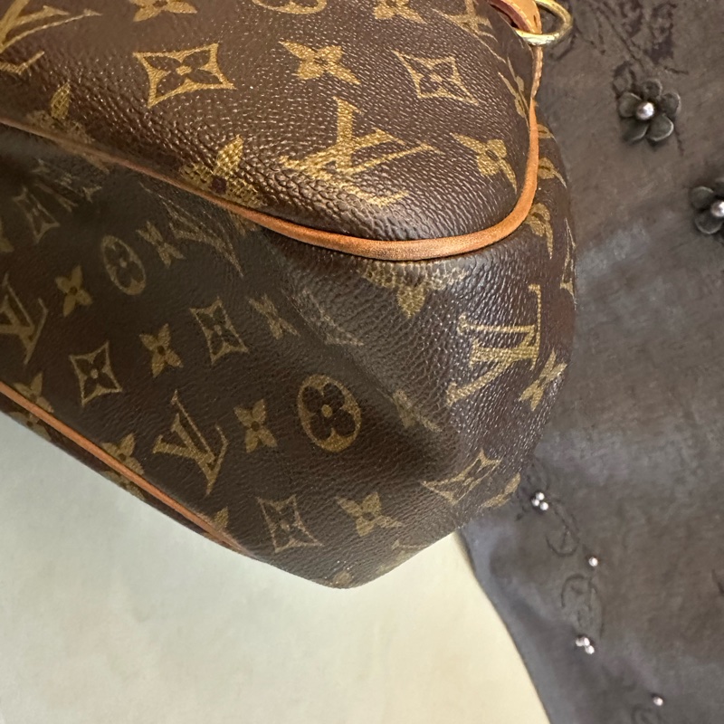 LV路易威登肩背包-21