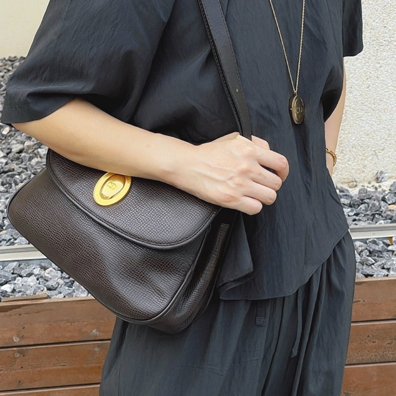 Dior 皮革金橢圓logo斜背包單肩包|黑金配 經典必收 ✦fufu style精品✦ 質感Miss Dior|Vintage入門首選 斜背包 單肩包-2