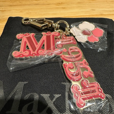 MaxMara 金屬掛飾