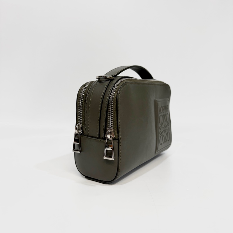 LOEWE卡其綠小牛皮手提斜背相機包-2