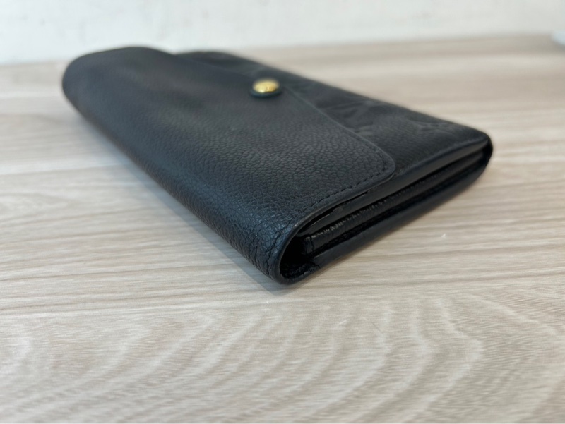 LV黑牛皮壓紋SARAH下蓋式信封長夾M61182-18