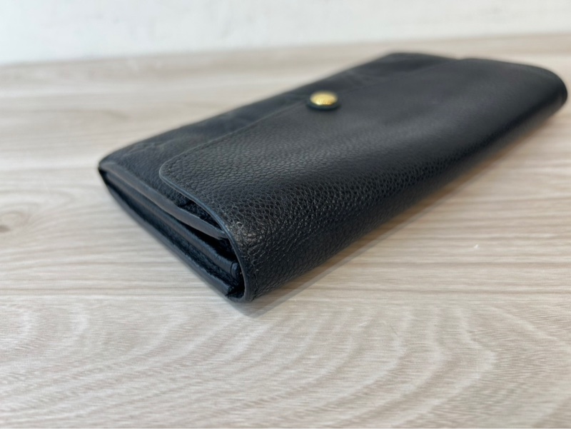 LV黑牛皮壓紋SARAH下蓋式信封長夾M61182-19