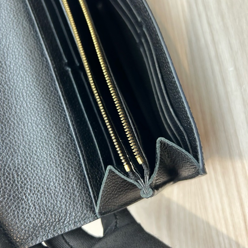 LV黑牛皮壓紋SARAH下蓋式信封長夾M61182-30