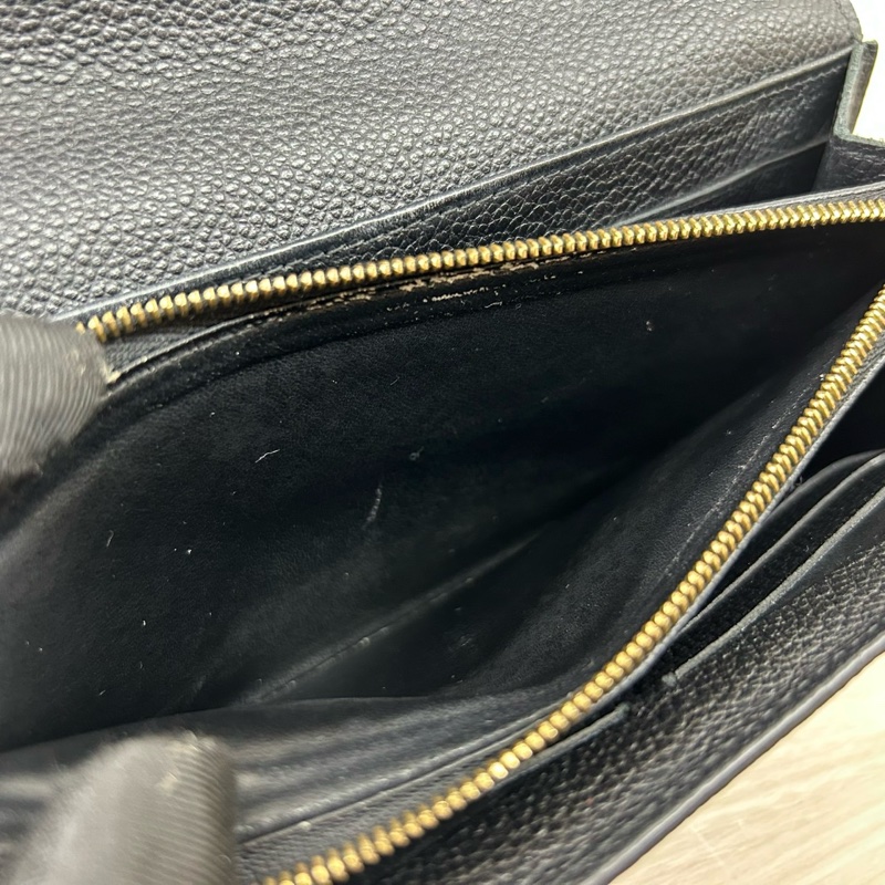 LV黑牛皮壓紋SARAH下蓋式信封長夾M61182-35