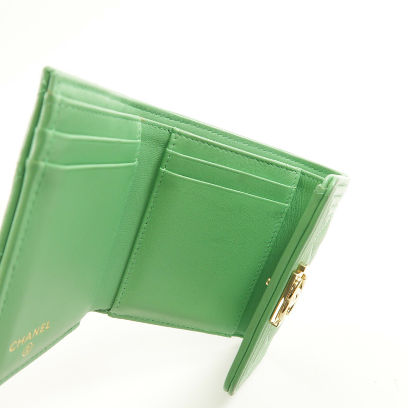 CHANEL 羊皮皮革Fold Wallet金扣錢包-5