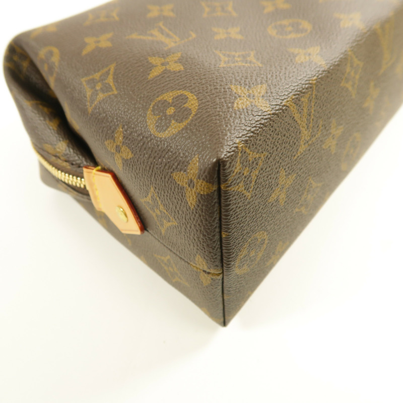LOUIS VUITTON Monogram Cosmetic Pouch GM金扣手拿包-9