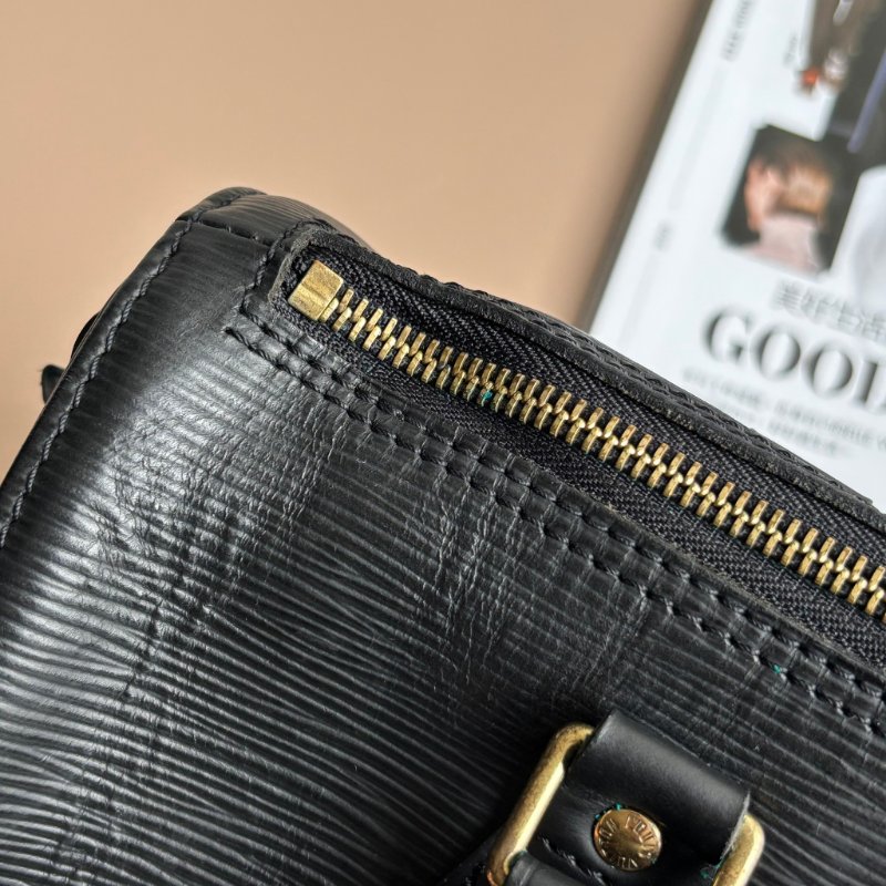 ::LOUIS VUITTON:: LV EPI黑色水波紋牛皮 波士頓手提包 SPEEDY 25-15
