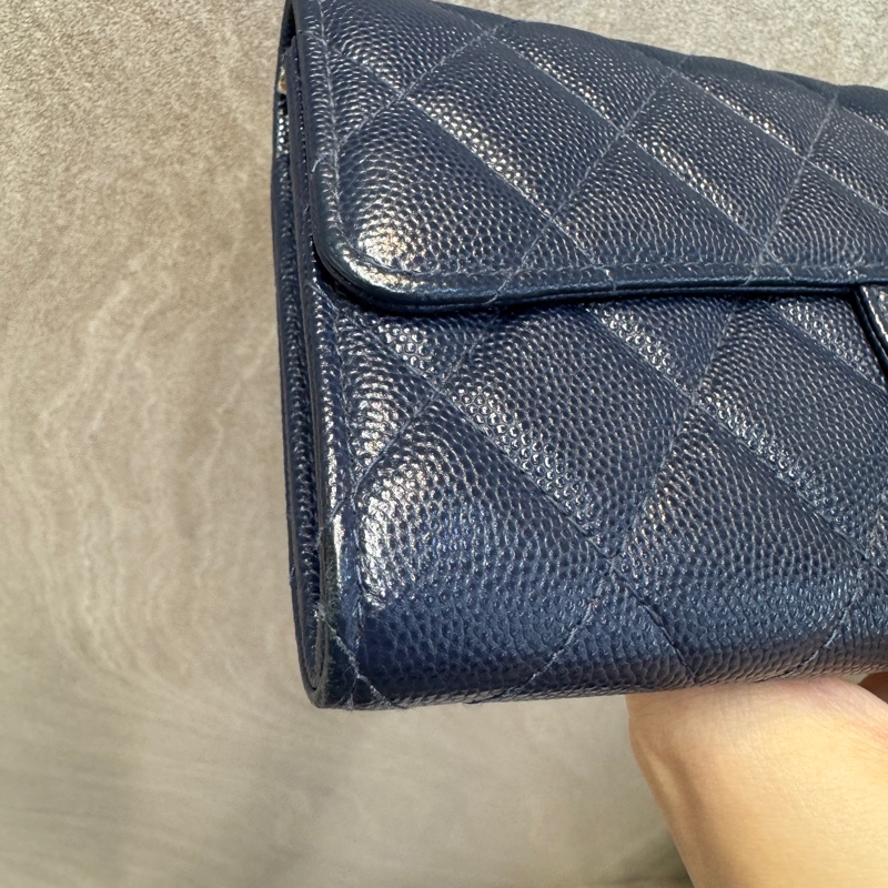 CHANEL長夾經典荔枝皮深藍金釦COCO長夾-13