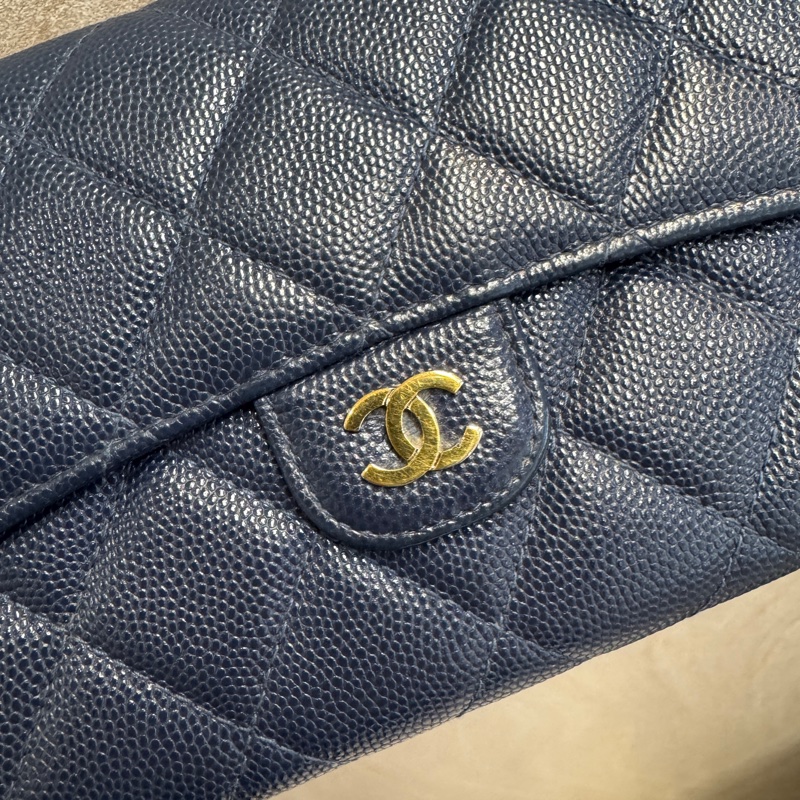 CHANEL長夾經典荔枝皮深藍金釦COCO長夾-15