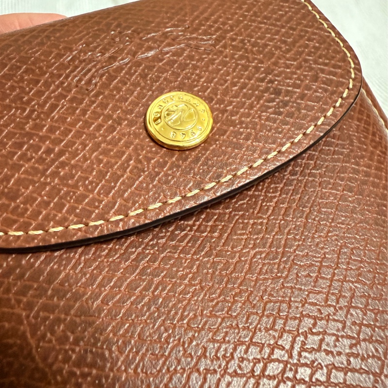 (二手)longchamp 牛皮掀蓋斜背手機包-1