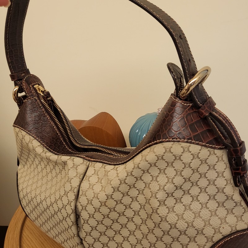【Celine 】😍😍鱷魚壓紋緹花肩背包~【99新】-9