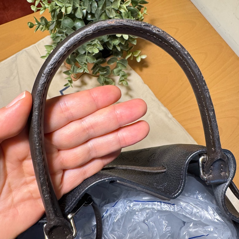 LV路易威登 月光女神 黑色水桶包 單肩包 手提包 鏤花穿孔 小零钱包 拆卸肩帶-11