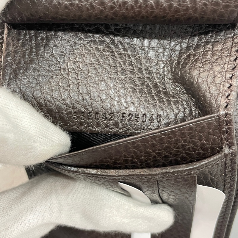 Gucci 333042咖啡荔枝牛皮對開短夾-11