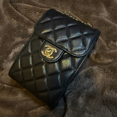 Chanel 香奈兒牛皮手機包（可放小隻iPhone）無瑕疵