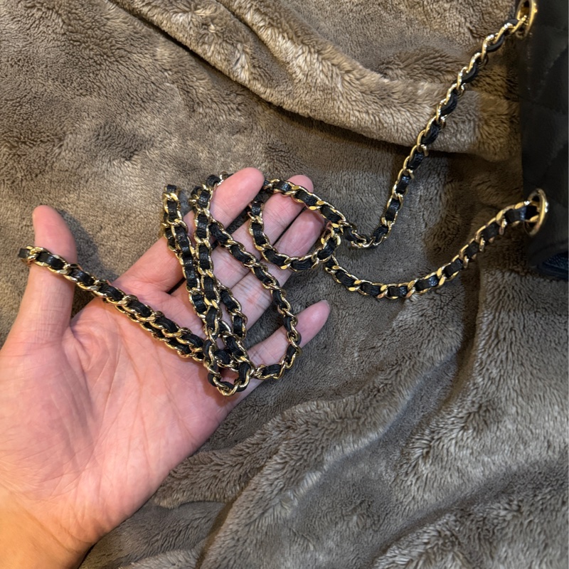 Chanel 香奈兒牛皮手機包(可放小隻iPhone)無瑕疵-21