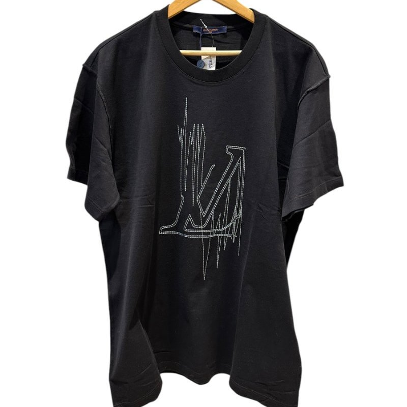 【美收精品】LOUIS VUITTON 黑色短袖上衣 A-867【隔月月中將轉賣至日本 上架期限30天】-0