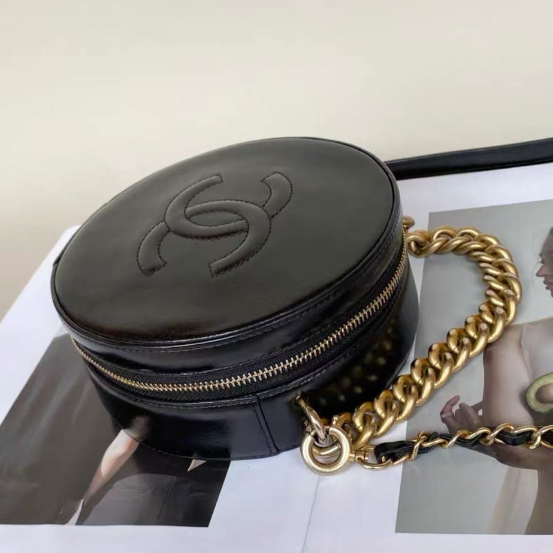 chanel 黑金菱格紋星月圓餅包黑色金扣晚宴包,油蠟牛皮25開15*15*7cm,98新 配件:保卡塵袋-2