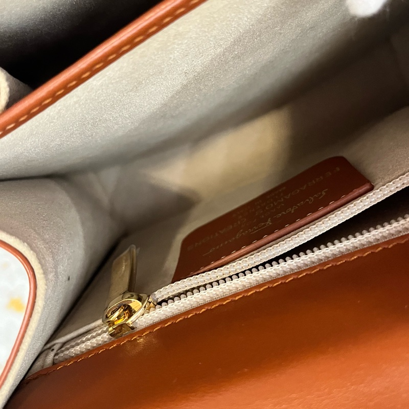 Ferragamo復刻Top Handle 小號-6
